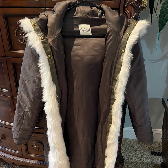 Too small for me but brand new!